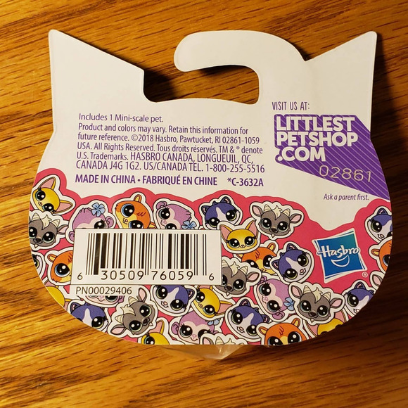 Littlest Pet Shop Teeny Tiny Pets Hasbro Yellow Cat Brand New in Box - Picture 2 of 2